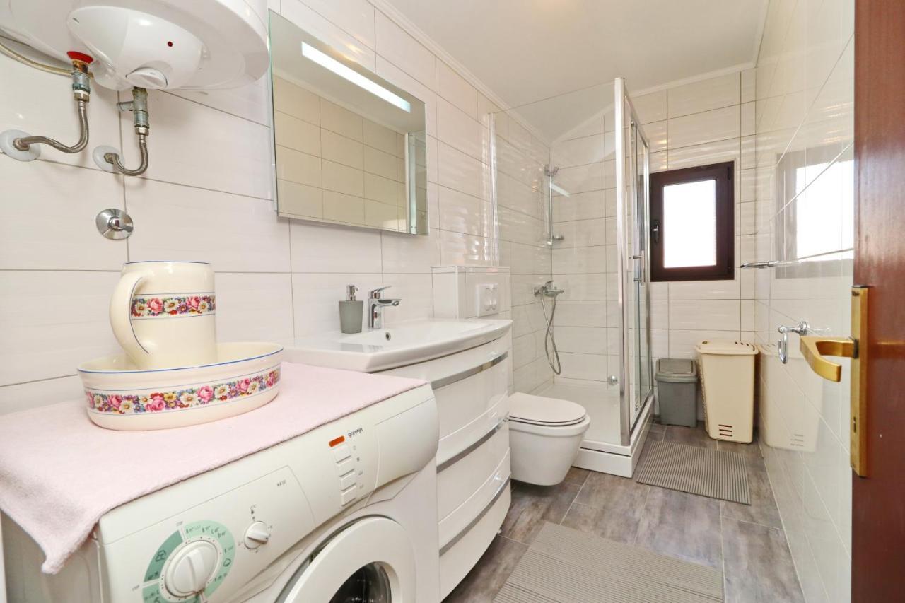 Apartments By The Sea Brna, Korcula - 4463 Bagian luar foto
